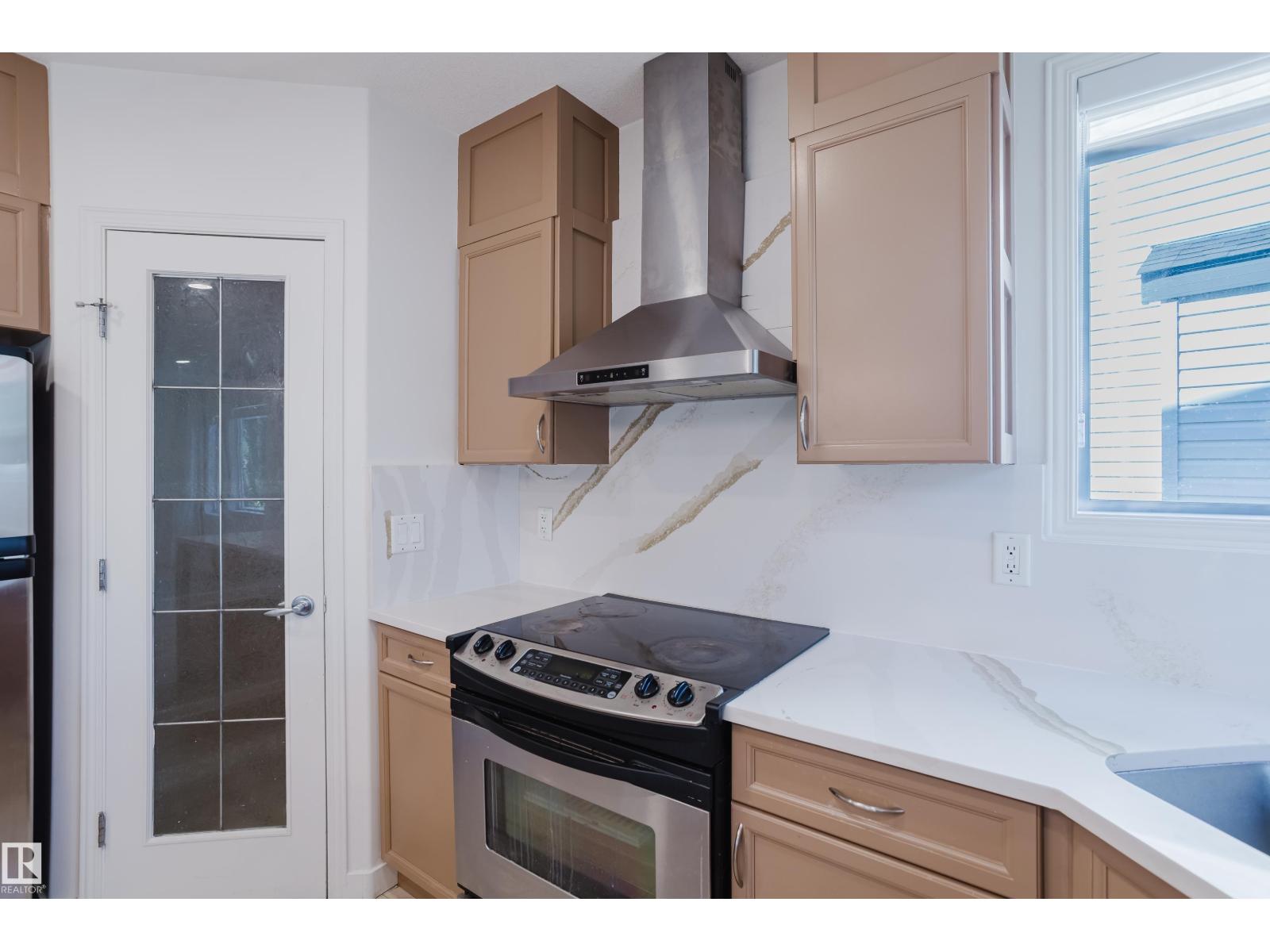 Photo 6 of 1665 Glastonbury Bv Nw, Edmonton AB