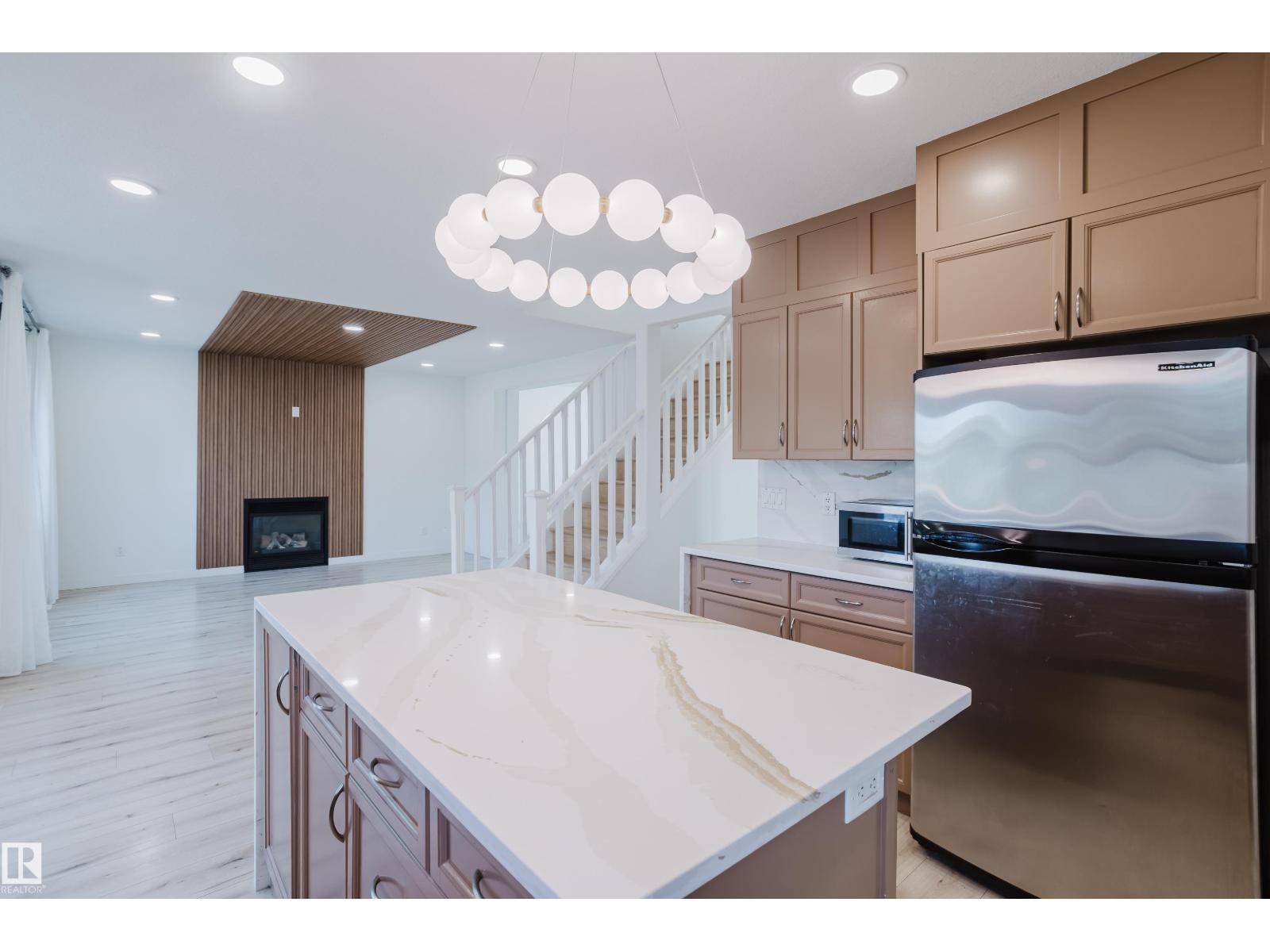Photo 17 of 1665 Glastonbury Bv Nw, Edmonton AB