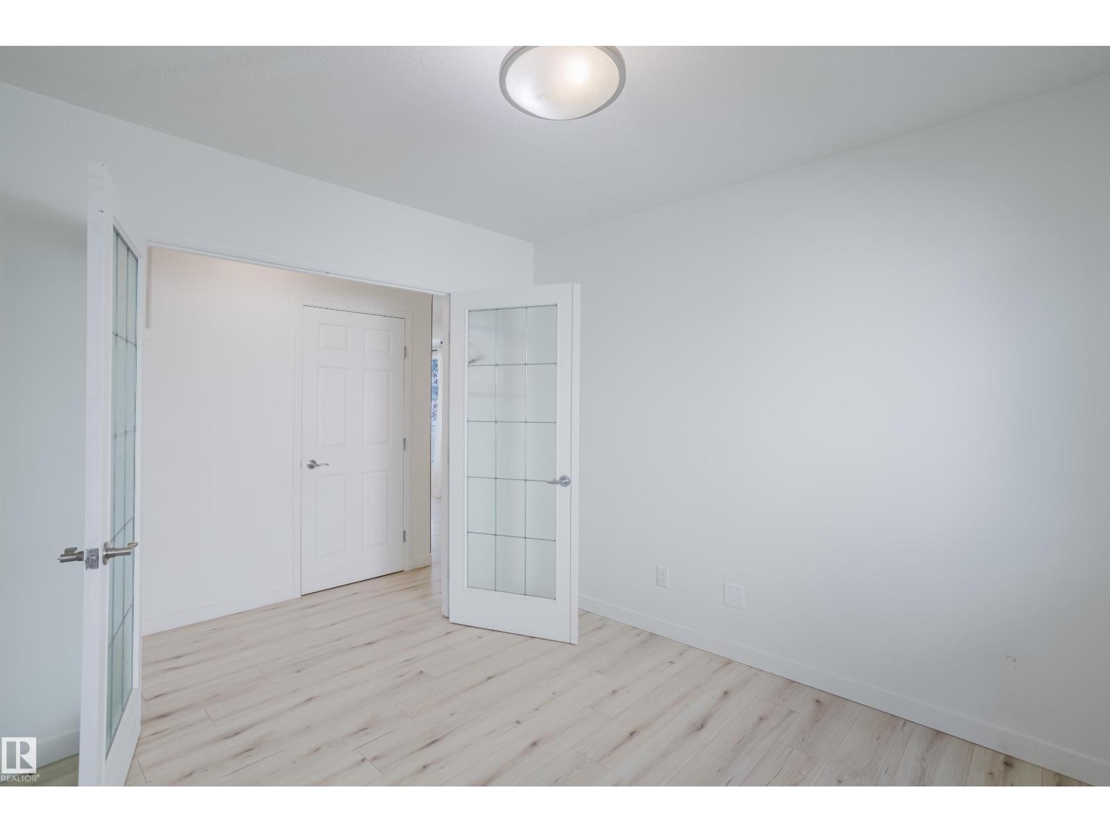 Photo 8 of 1665 Glastonbury Bv Nw, Edmonton AB