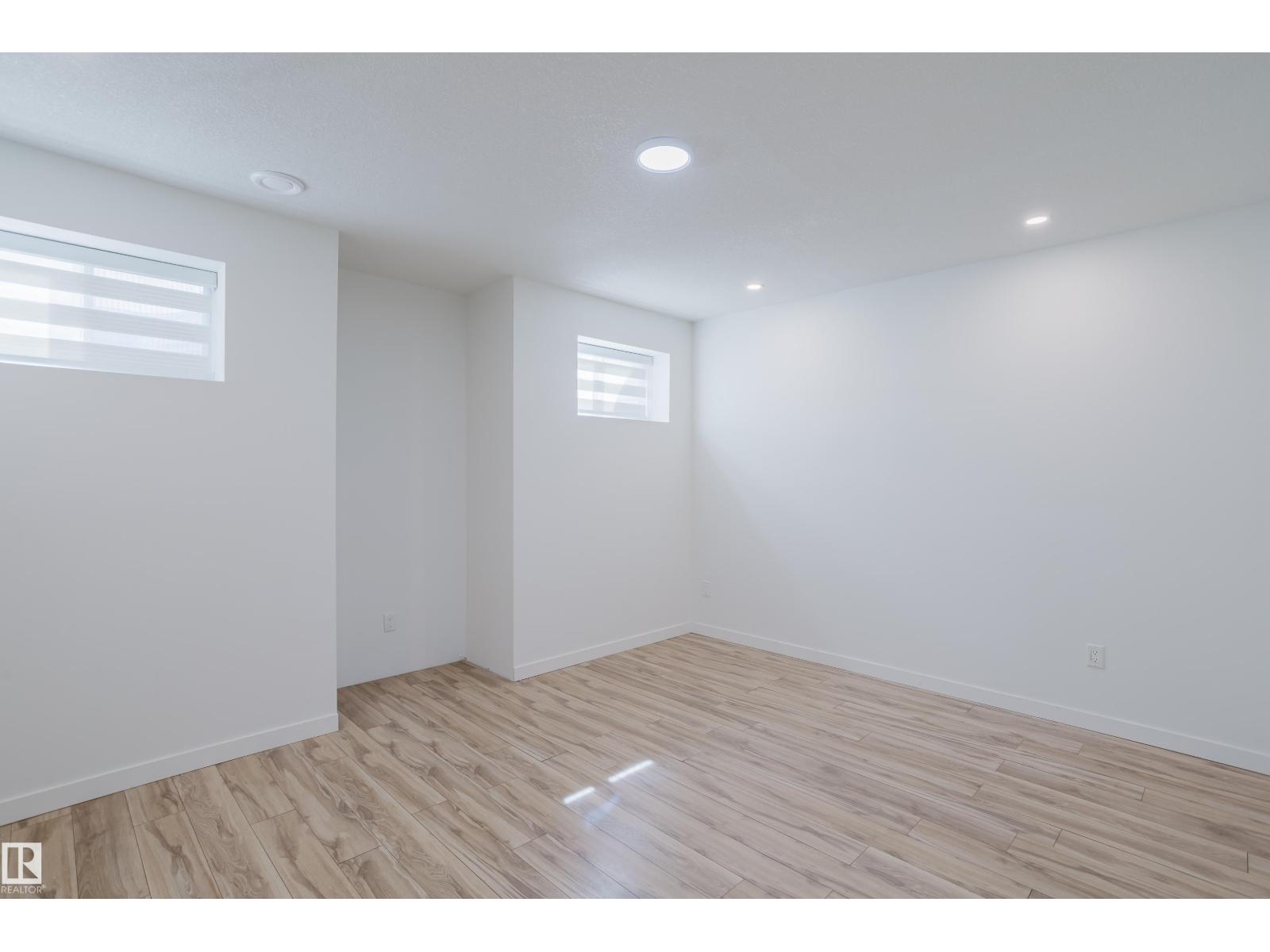 Photo 3 of 1665 Glastonbury Bv Nw, Edmonton AB