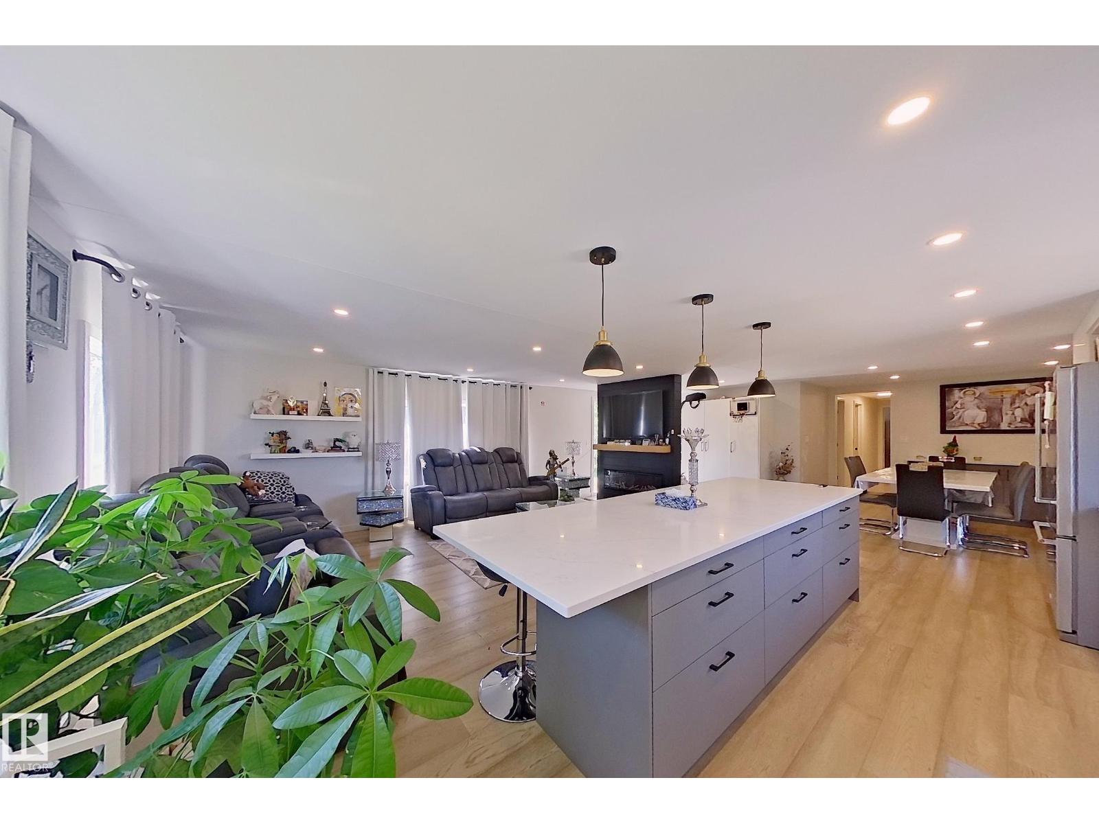 Photo 20 of 3054 28 Av Sw, Edmonton AB