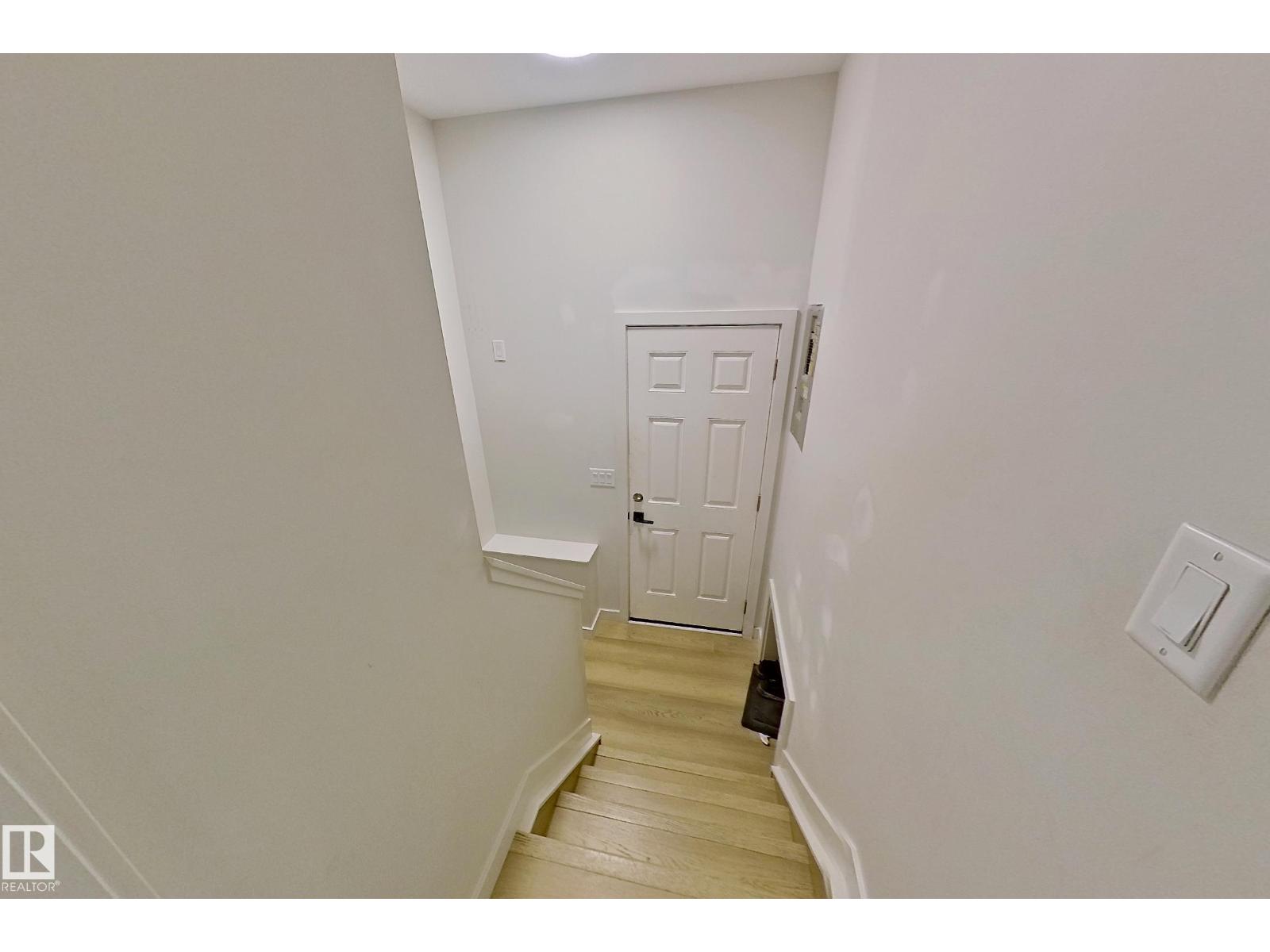 Photo 1 of 3054 28 Av Sw, Edmonton AB