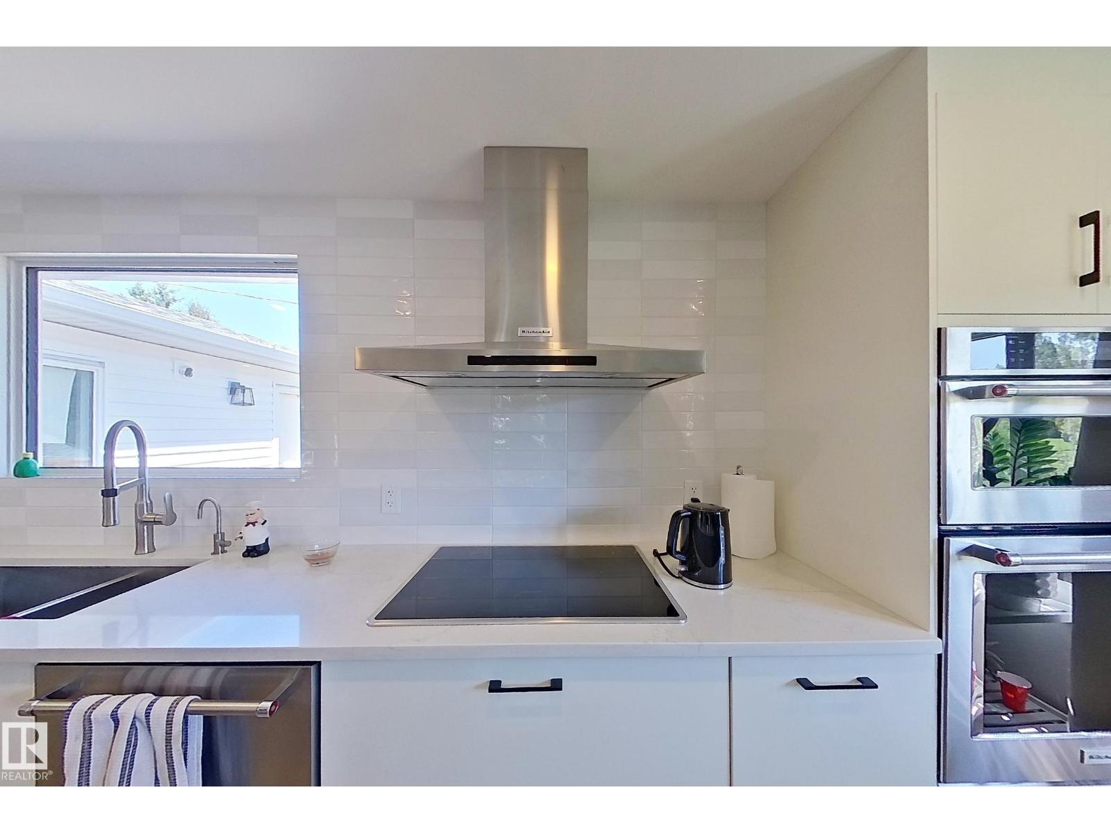 Photo 9 of 3054 28 Av Sw, Edmonton AB