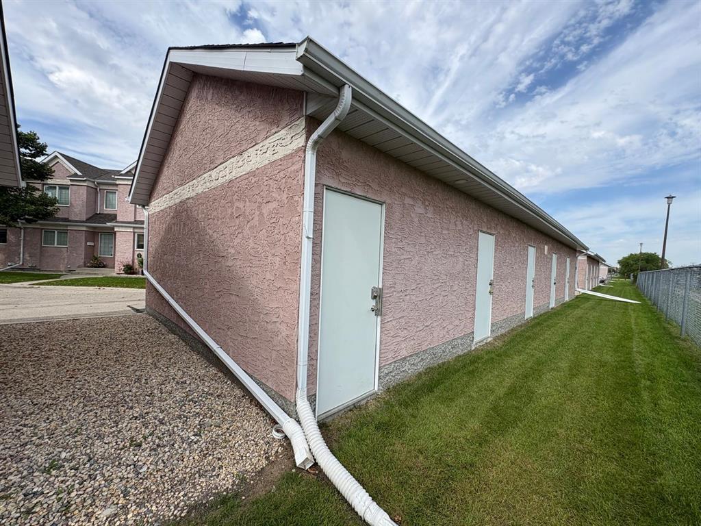 Photo 35 of 15 66 Willowlake Crescent, Winnipeg MB