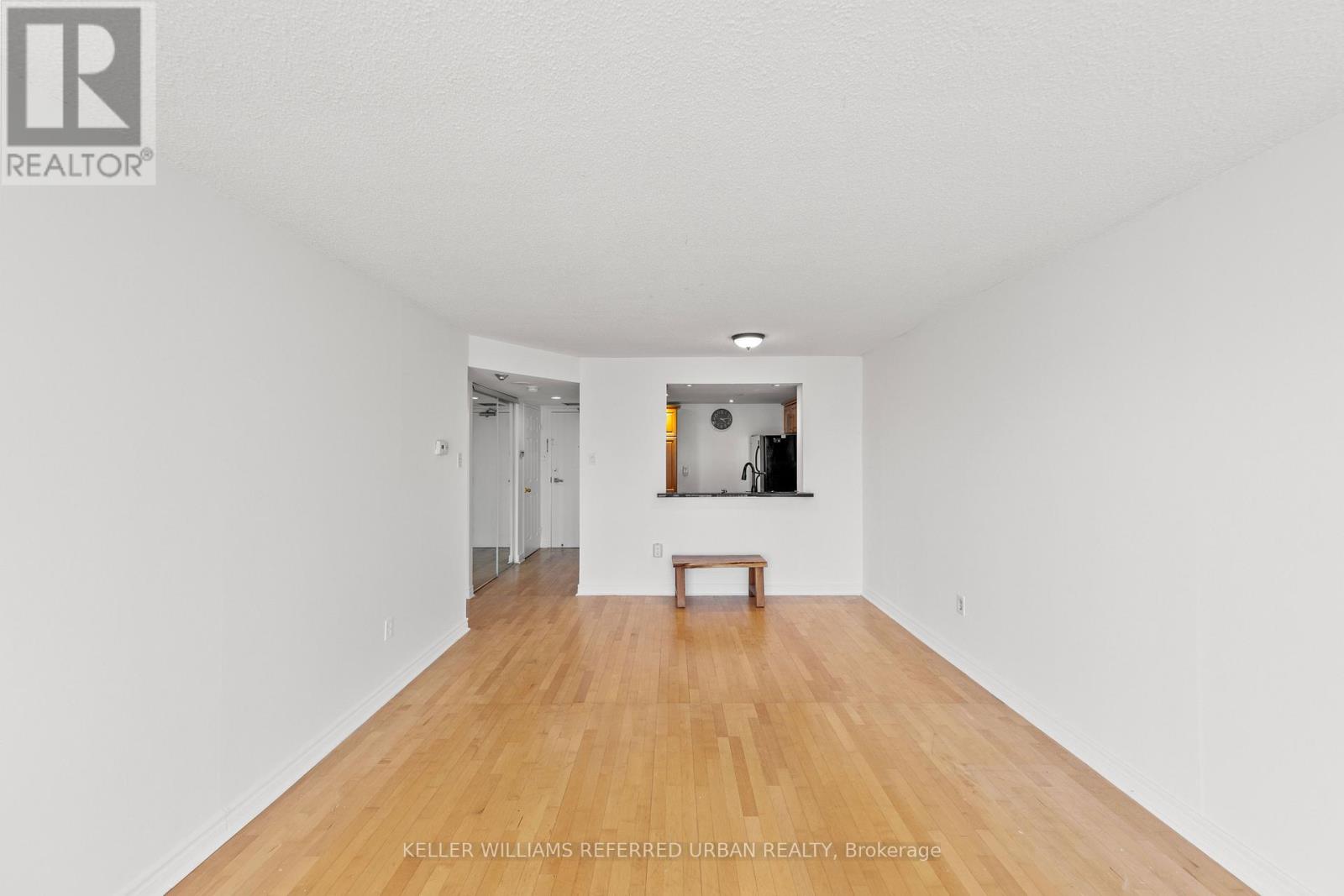 Photo 7 of 404 725 King Street W, Toronto ON