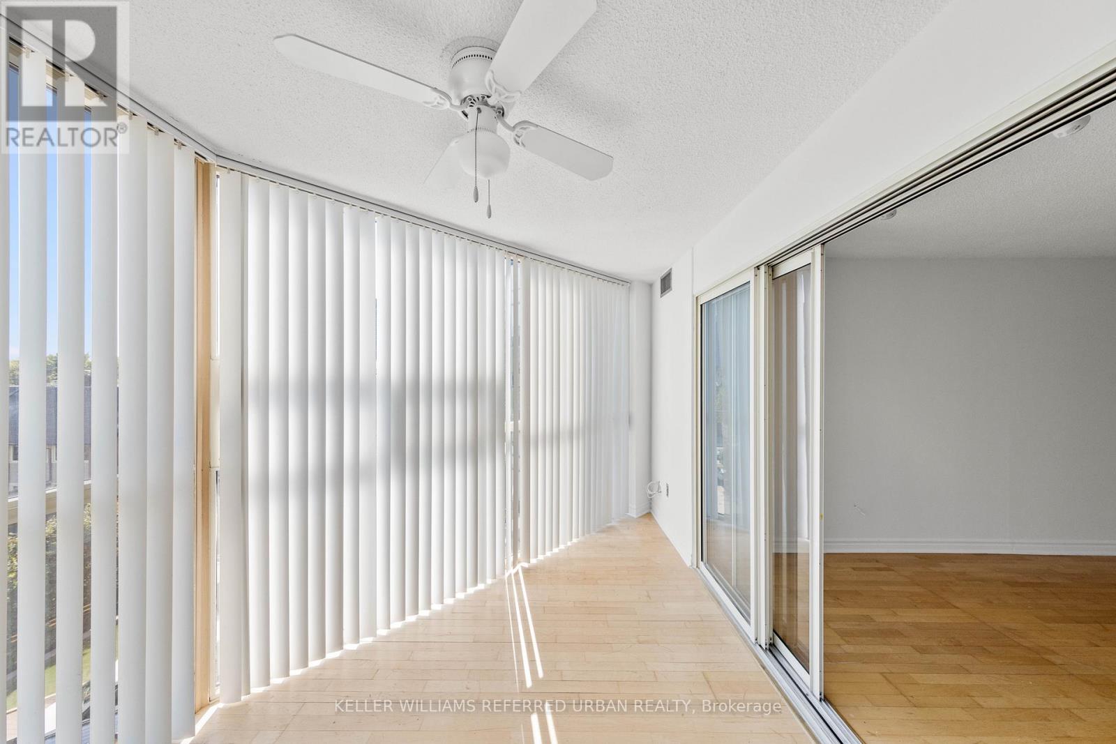 Photo 15 of 404 725 King Street W, Toronto ON