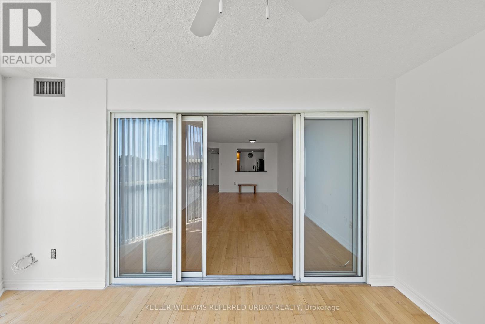 Photo 1 of 404 725 King Street W, Toronto ON