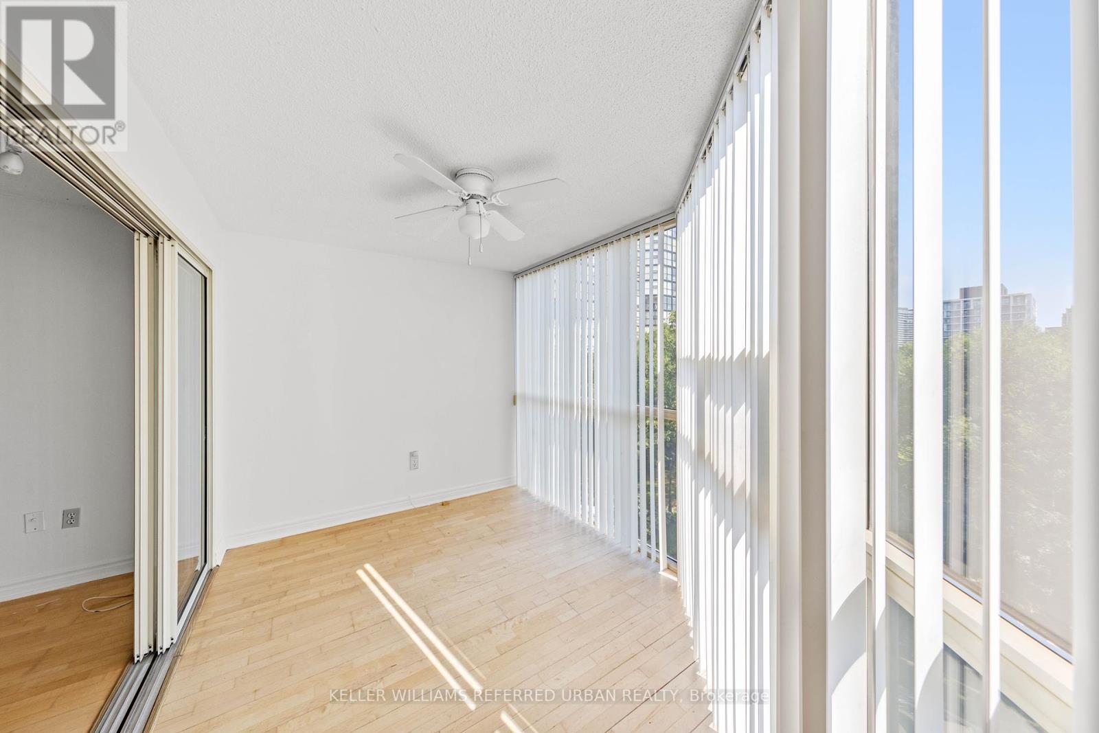 Photo 16 of 404 725 King Street W, Toronto ON