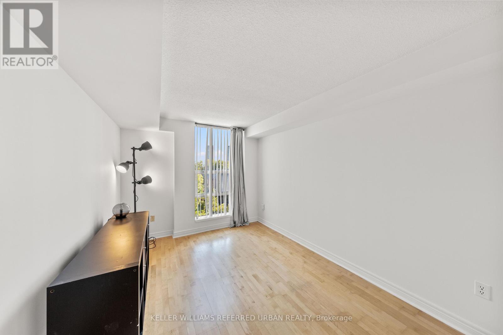 Photo 45 of 404 725 King Street W, Toronto ON