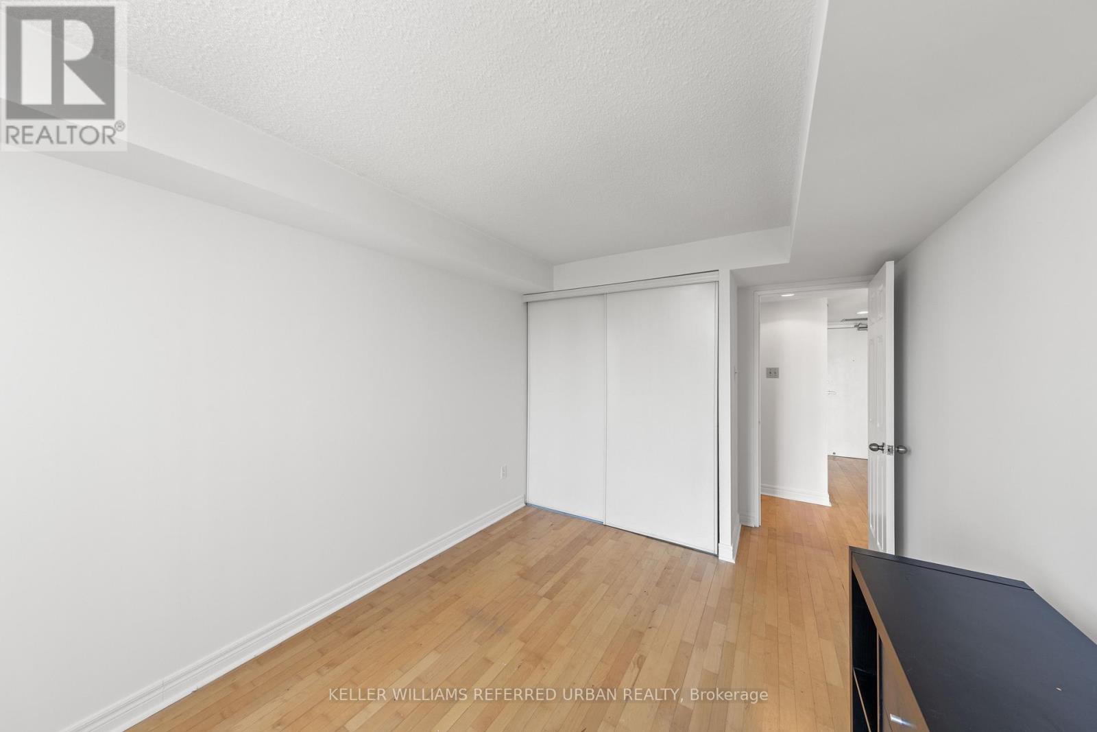 Photo 35 of 404 725 King Street W, Toronto ON