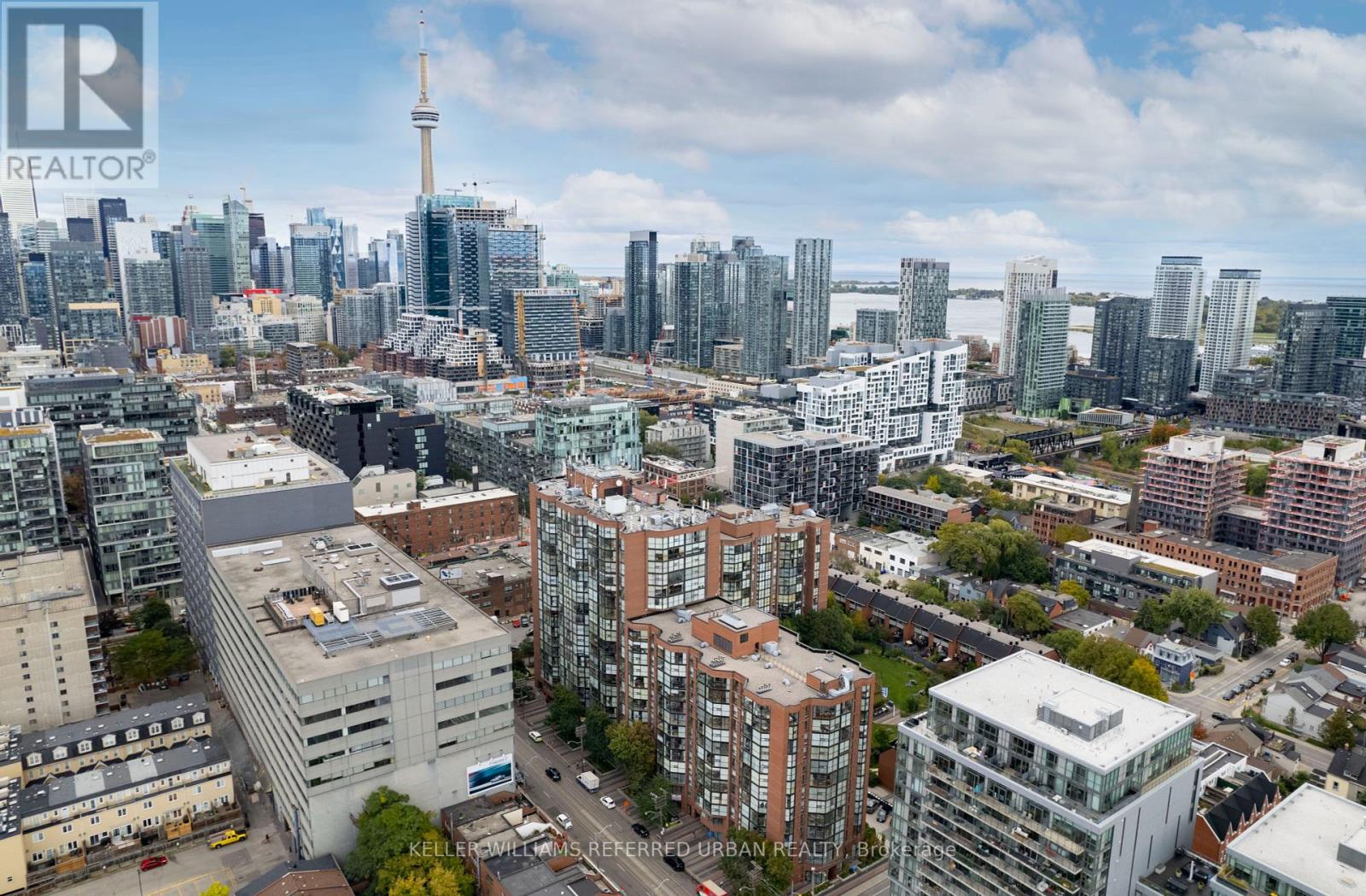 Photo 17 of 404 725 King Street W, Toronto ON