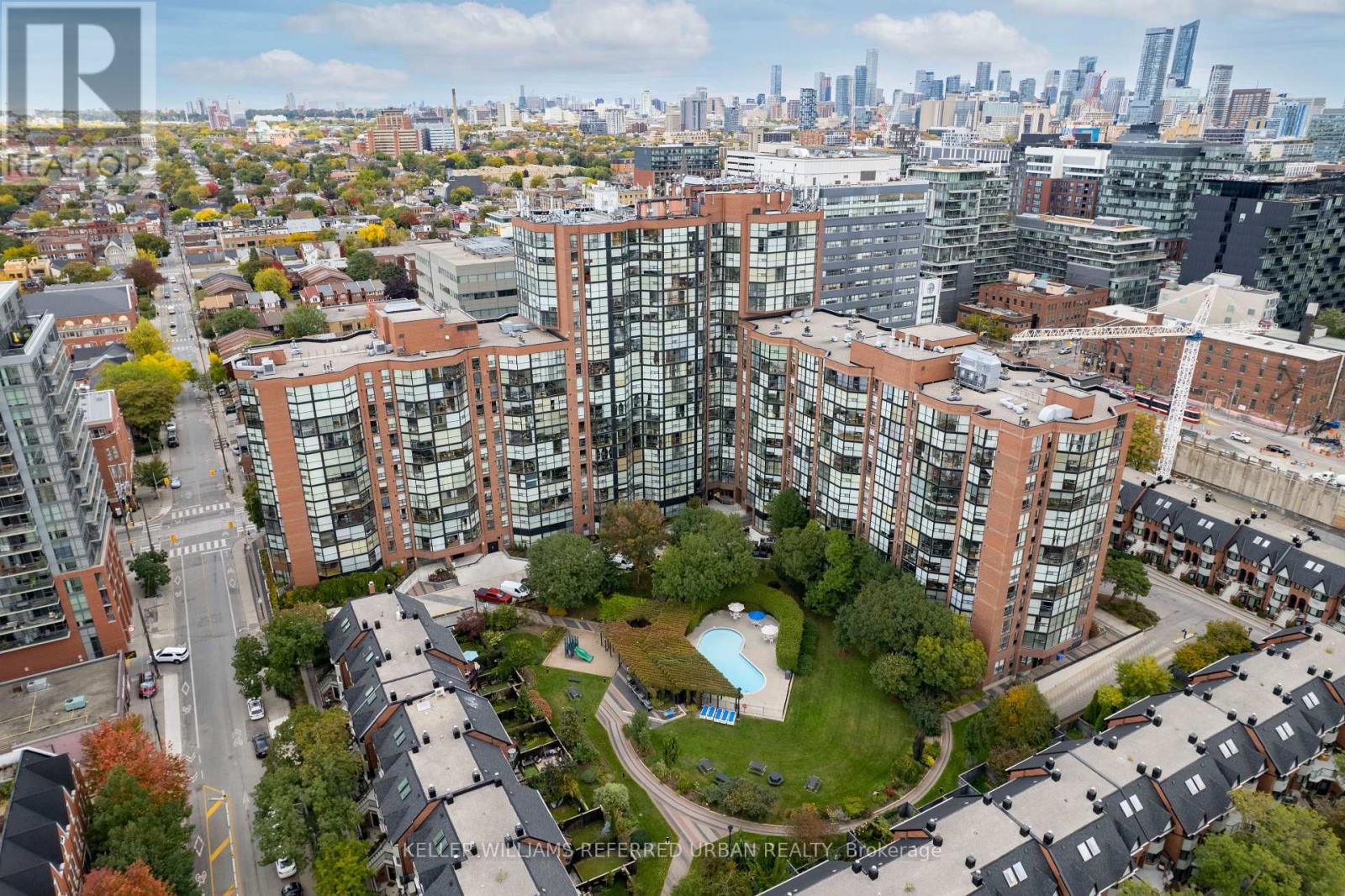 Photo 12 of 404 725 King Street W, Toronto ON