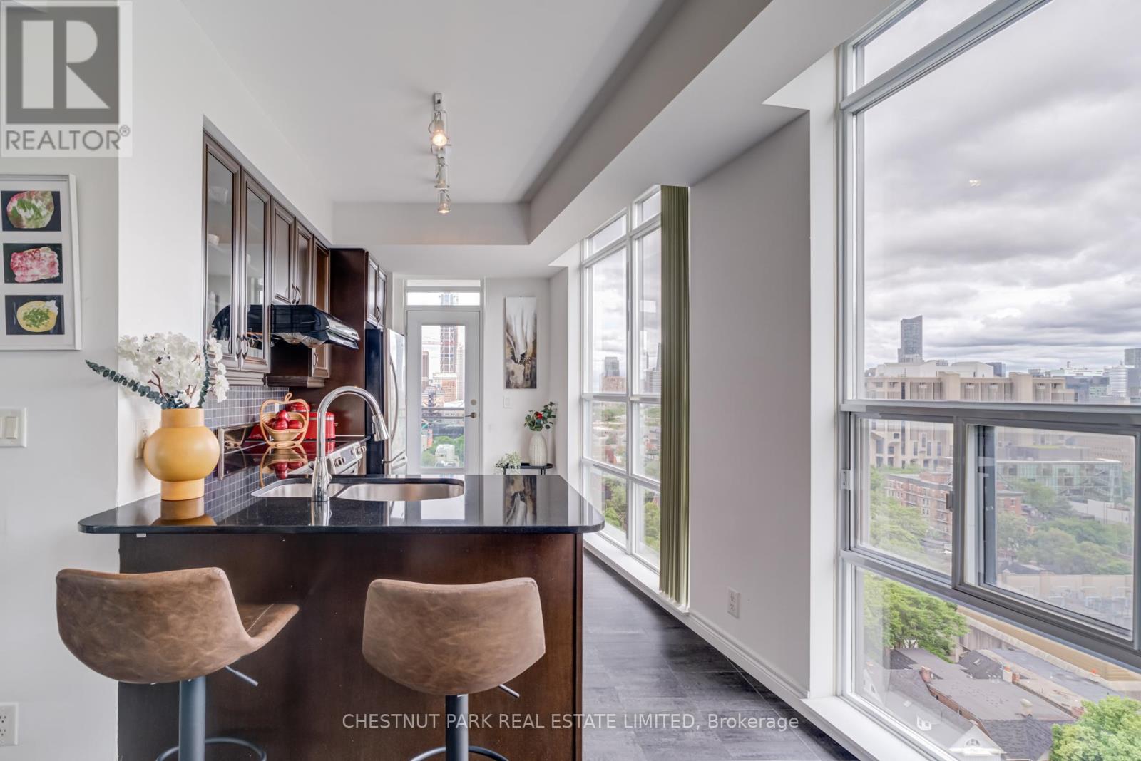Photo 10 of 1711 736 Spadina Avenue, Toronto ON