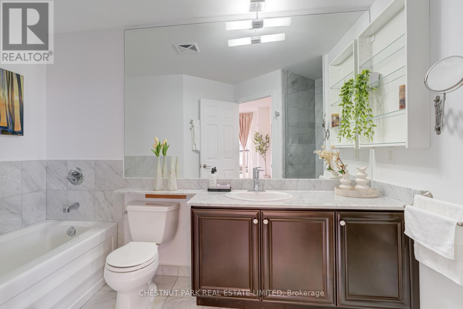 Photo 17 of 1711 736 Spadina Avenue, Toronto ON