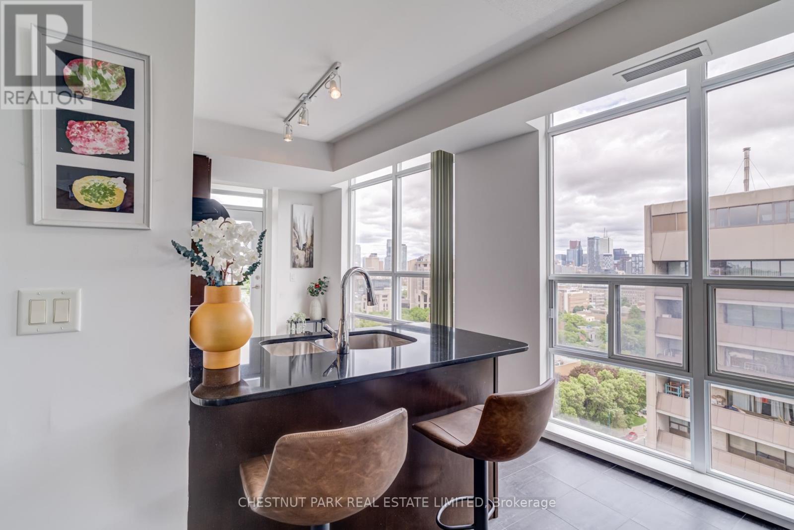 Photo 9 of 1711 736 Spadina Avenue, Toronto ON