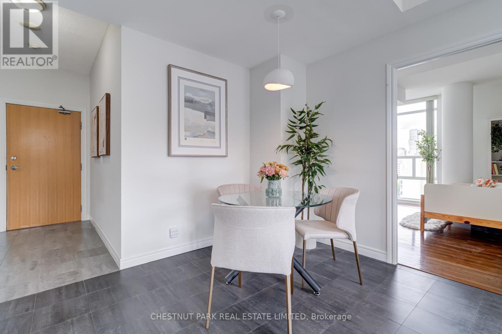 Photo 5 of 1711 736 Spadina Avenue, Toronto ON