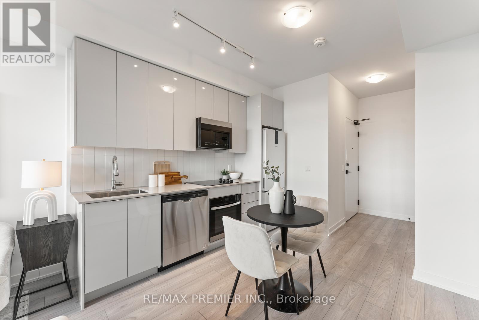 Photo 3 of 1412 10 Abeja Street, Vaughan ON