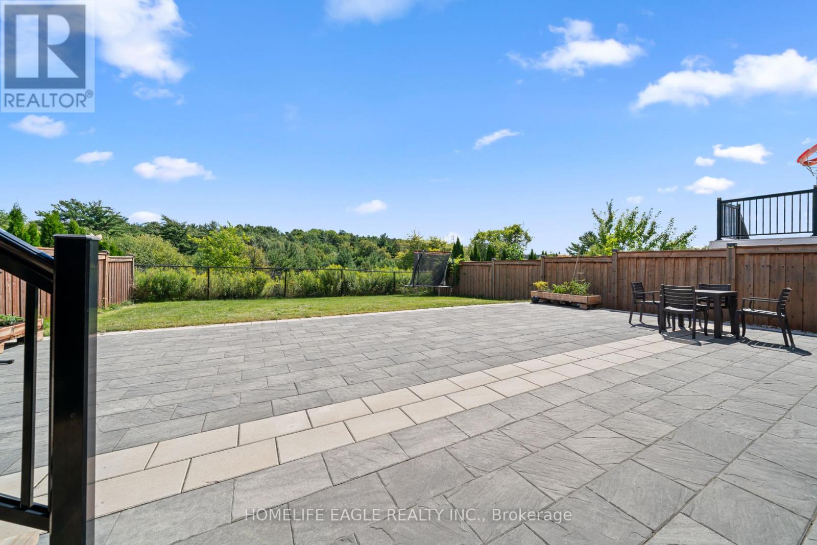 Photo 13 of 545 Clifford Perry Place, Newmarket ON