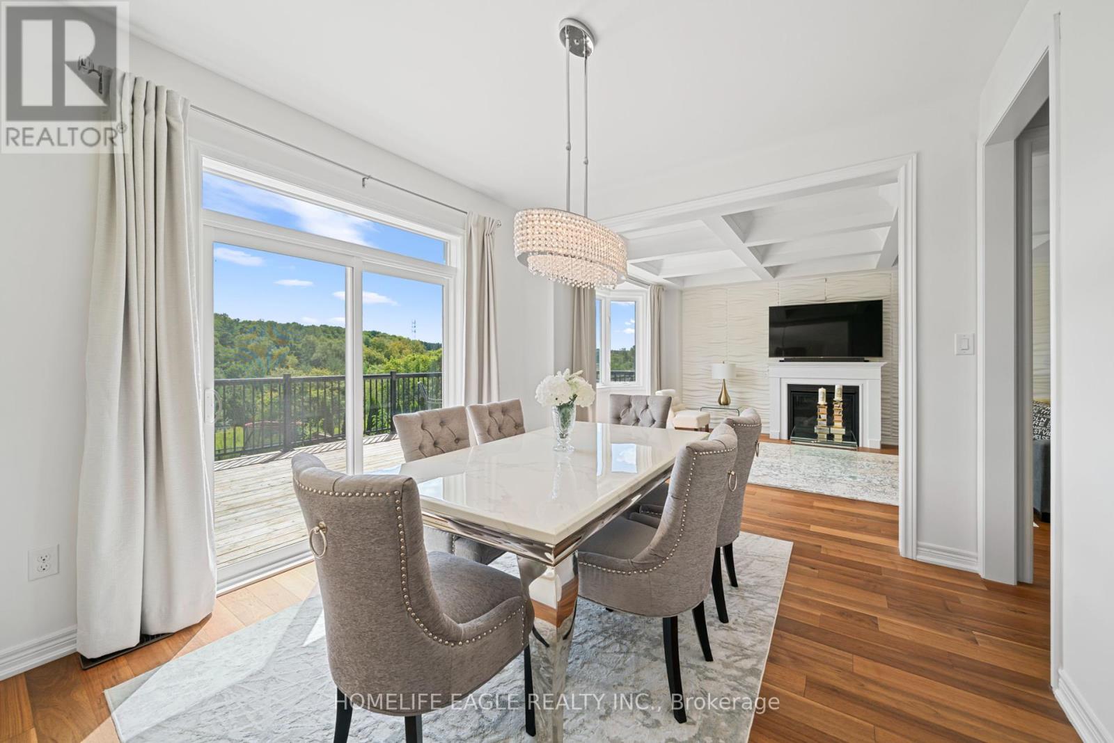 Photo 5 of 545 Clifford Perry Place, Newmarket ON