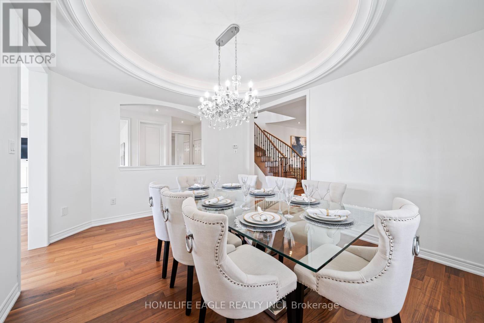 Photo 4 of 545 Clifford Perry Place, Newmarket ON