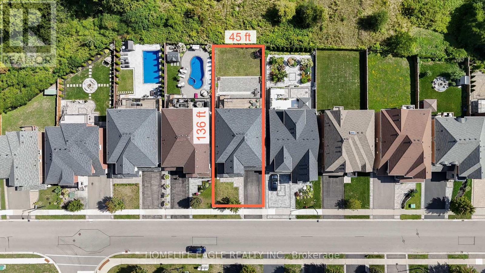 Photo 33 of 545 Clifford Perry Place, Newmarket ON
