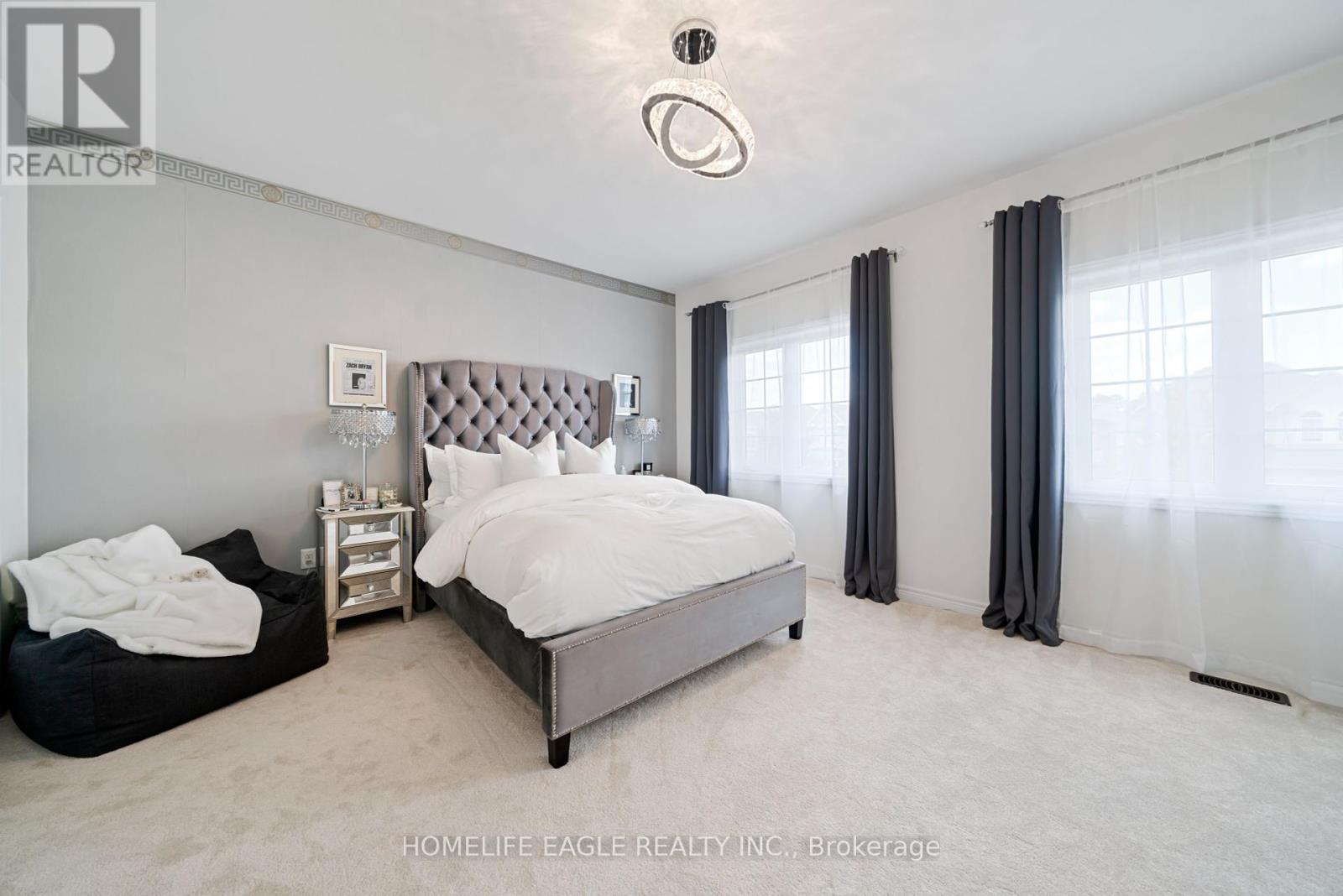 Photo 15 of 545 Clifford Perry Place, Newmarket ON