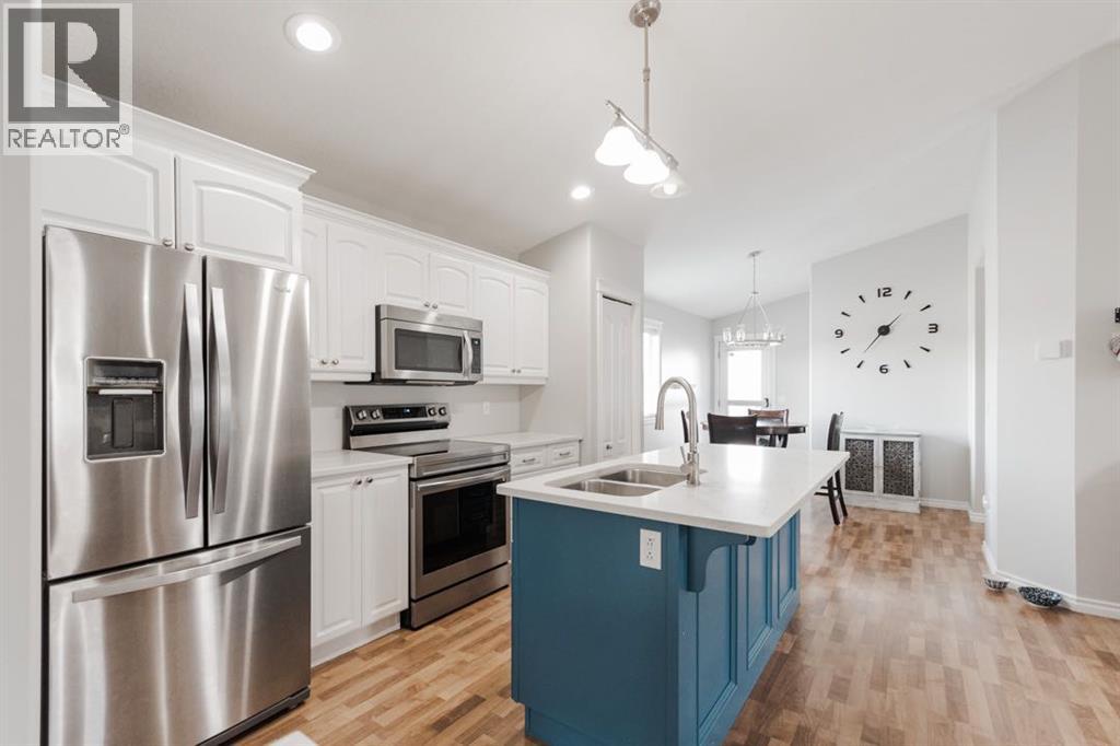 Photo 16 of 100 Swanson Crescent, Fort Mcmurray AB