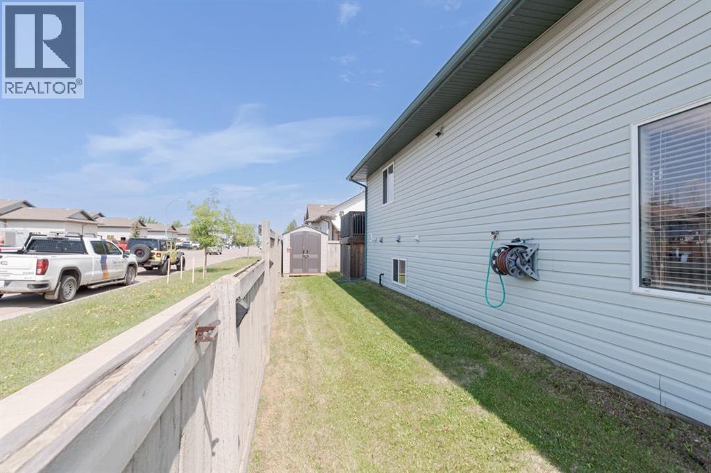 Photo 25 of 100 Swanson Crescent, Fort Mcmurray AB