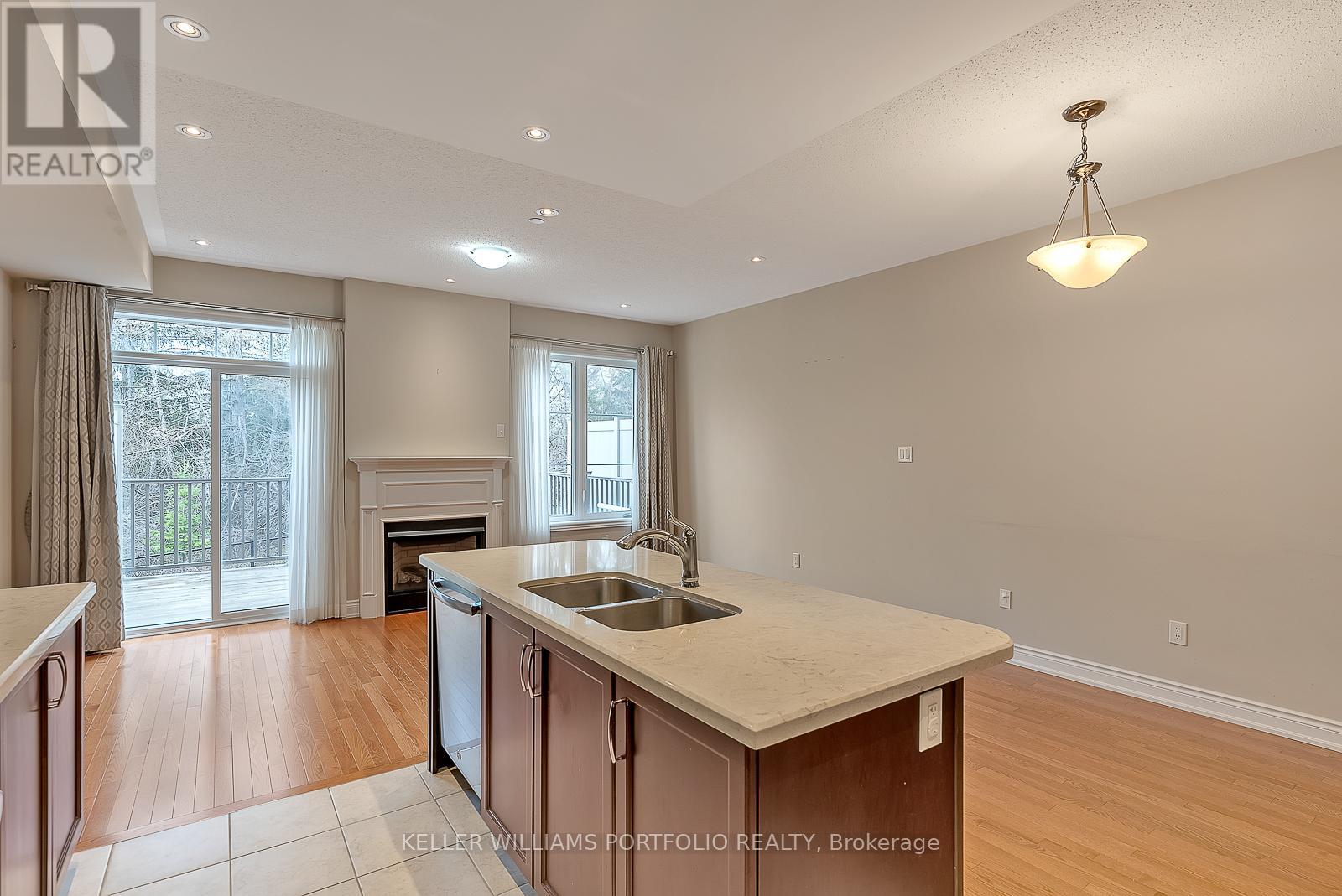 Photo 33 of 83 1331 Major Mackenzie Drive W, Vaughan ON