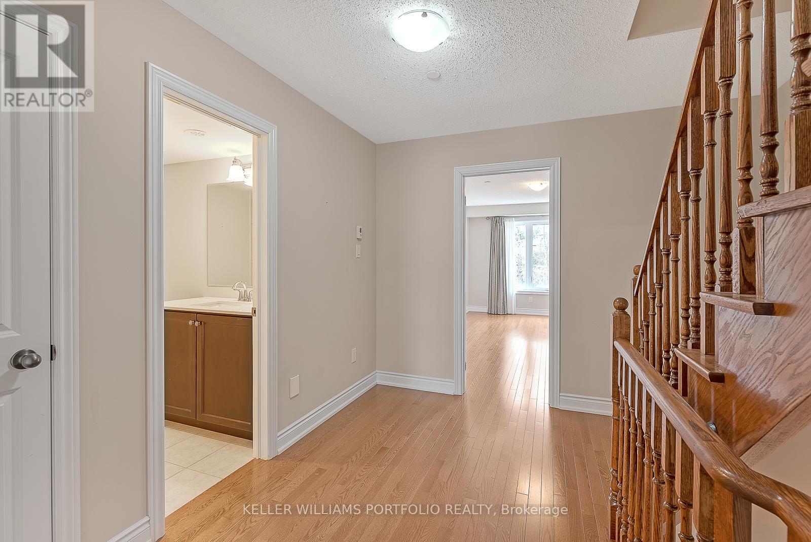 Photo 18 of 83 1331 Major Mackenzie Drive W, Vaughan ON