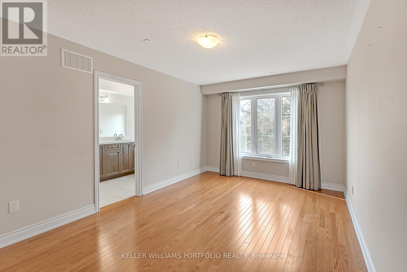 Photo 19 of 83 1331 Major Mackenzie Drive W, Vaughan ON