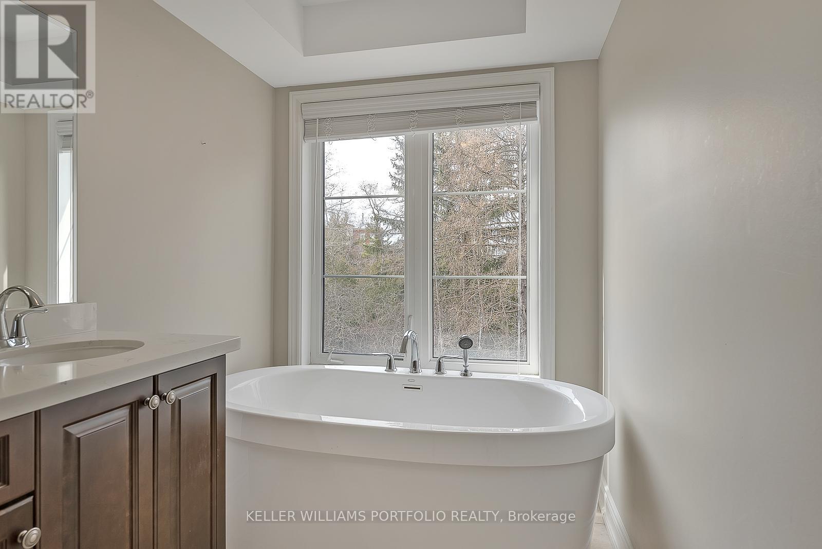 Photo 26 of 83 1331 Major Mackenzie Drive W, Vaughan ON