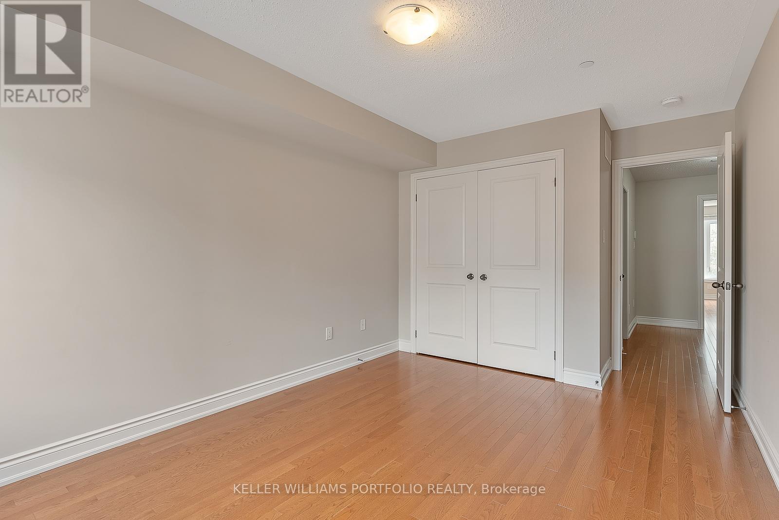 Photo 2 of 83 1331 Major Mackenzie Drive W, Vaughan ON