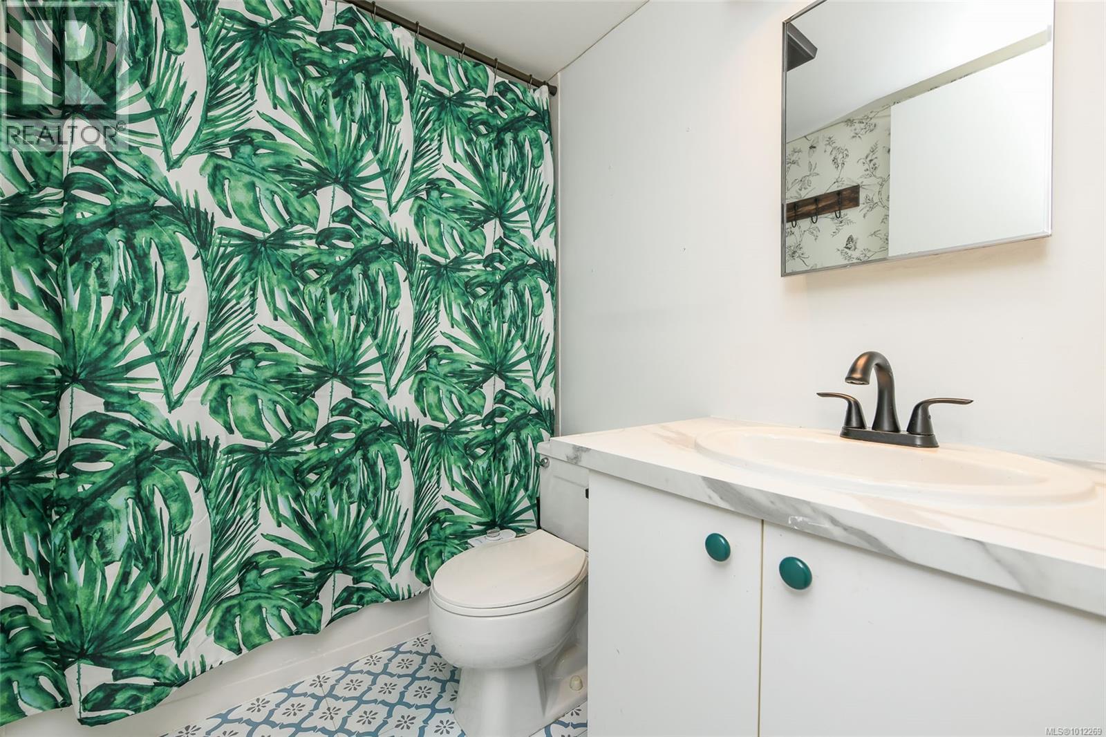 310 1050 Braidwood Rd, Courtenay