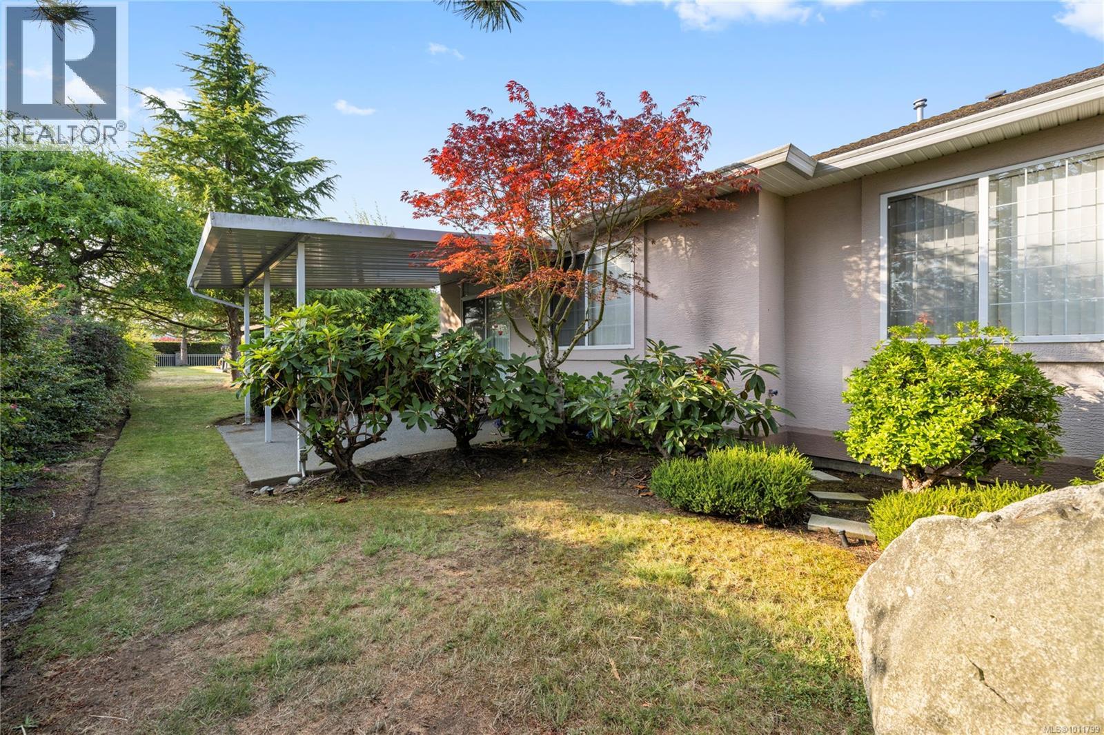 Photo 11 of 6144 Saturna Ave, Nanaimo BC