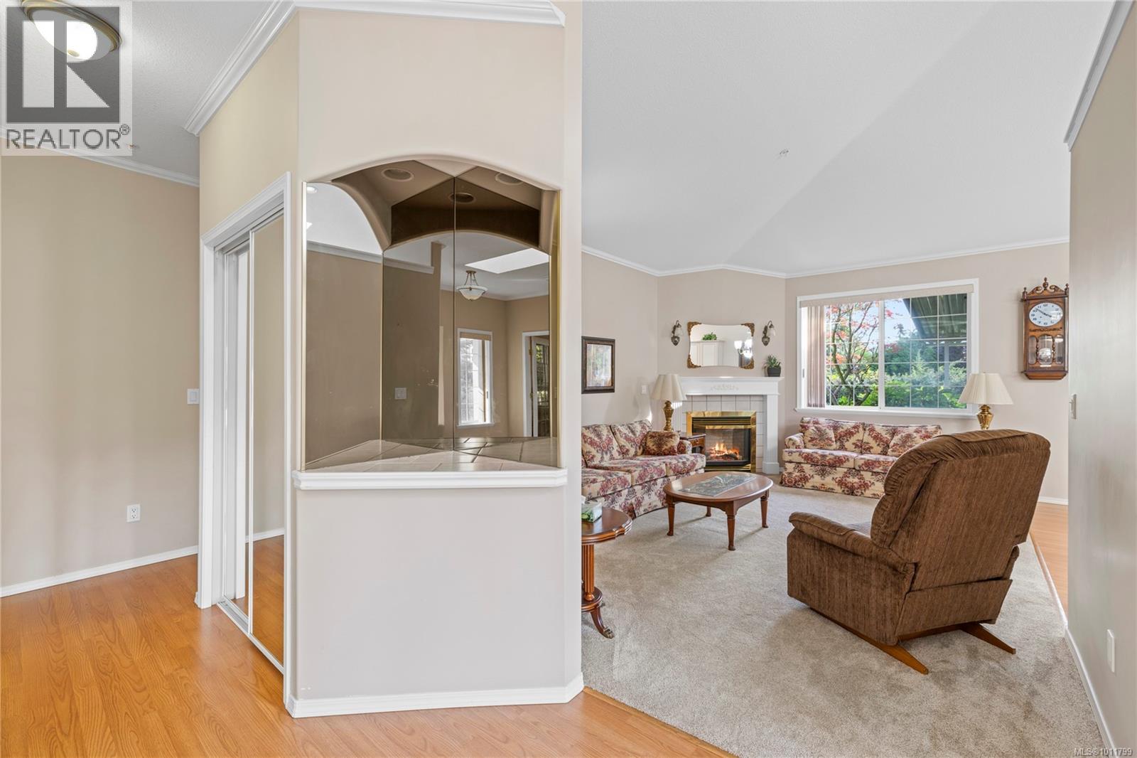 Photo 7 of 6144 Saturna Ave, Nanaimo BC