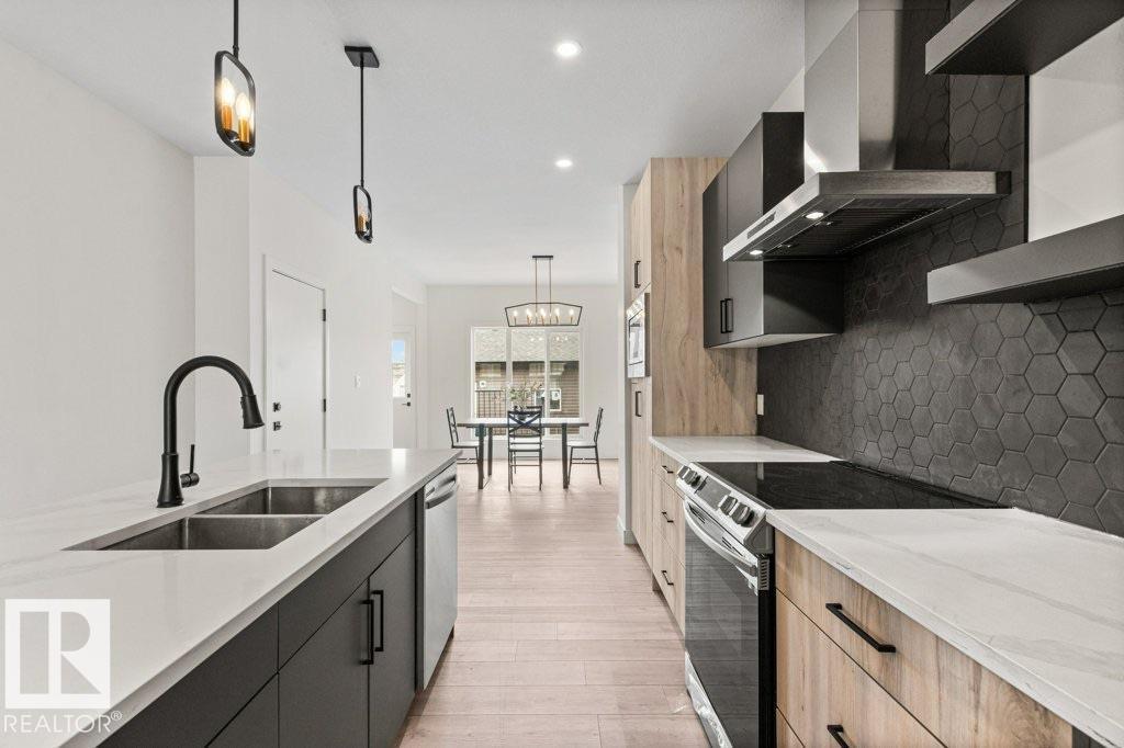 Photo 18 of 9826 158 St Nw, Edmonton AB