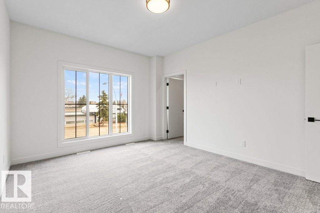 Photo 7 of 9826 158 St Nw, Edmonton AB