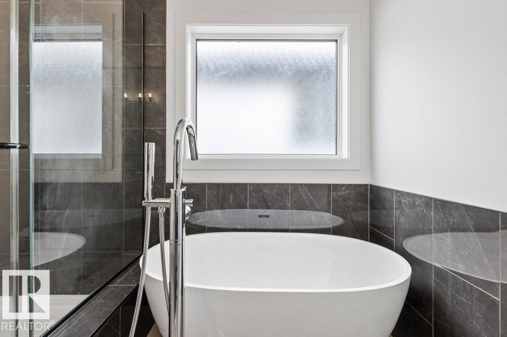 Photo 34 of 9826 158 St Nw, Edmonton AB