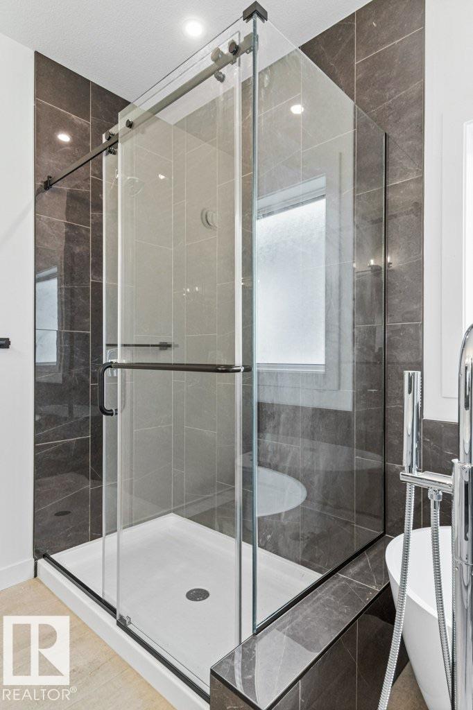 Photo 1 of 9826 158 St Nw, Edmonton AB