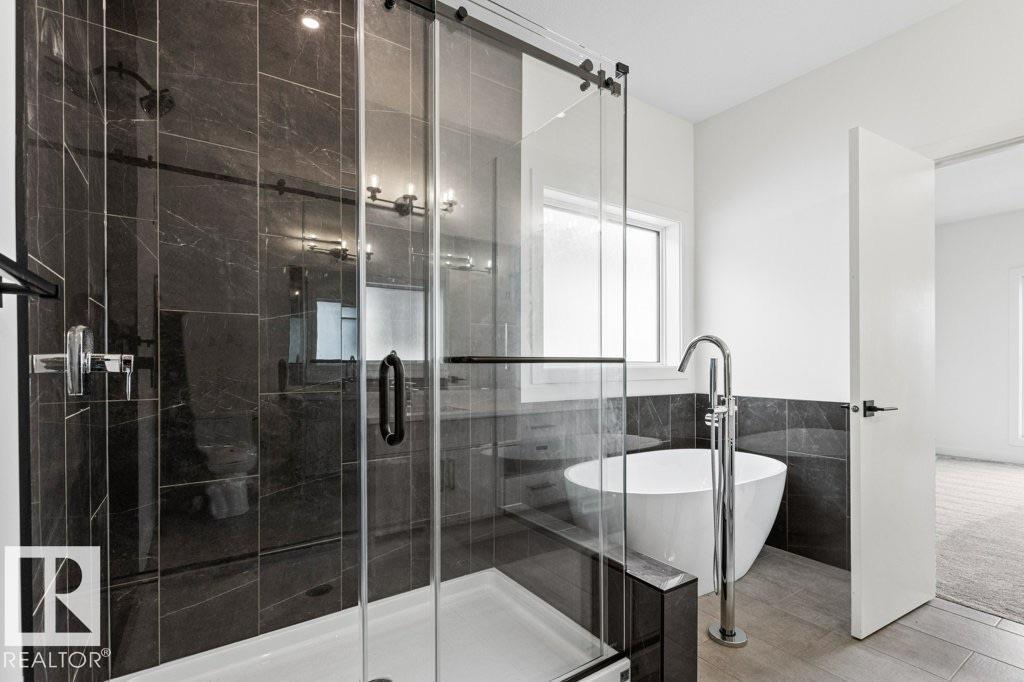 Photo 16 of 9826 158 St Nw, Edmonton AB
