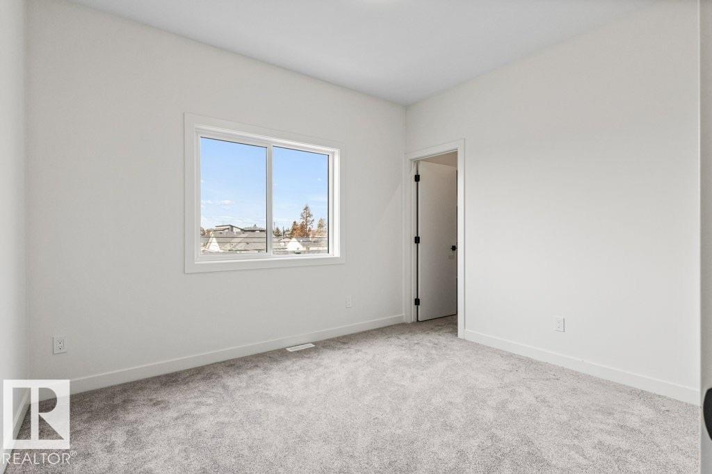 Photo 5 of 9826 158 St Nw, Edmonton AB