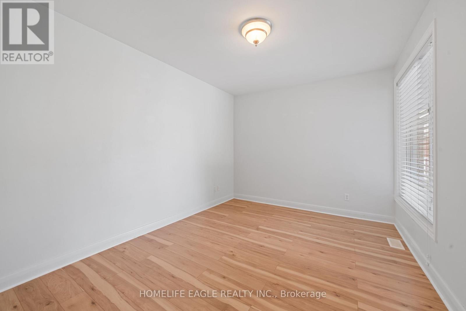 Photo 13 of 50 Tormore Drive, Richmond Hill ON