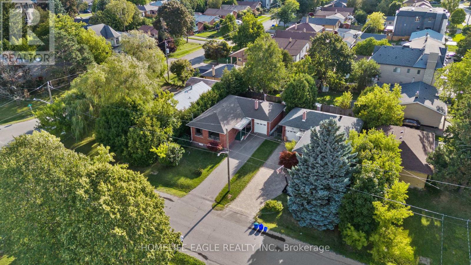 Photo 24 of 50 Tormore Drive, Richmond Hill ON