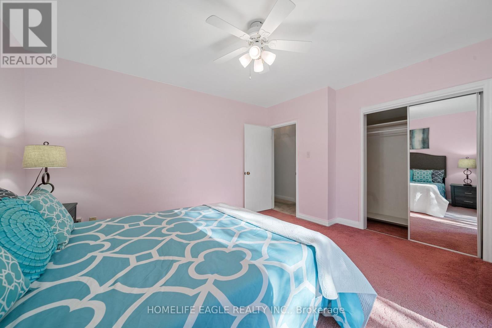 Photo 10 of 50 Tormore Drive, Richmond Hill ON