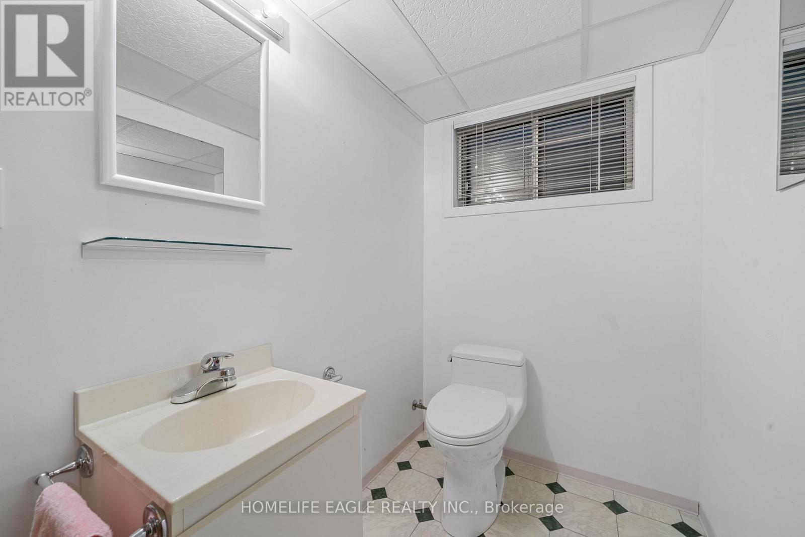 Photo 20 of 50 Tormore Drive, Richmond Hill ON