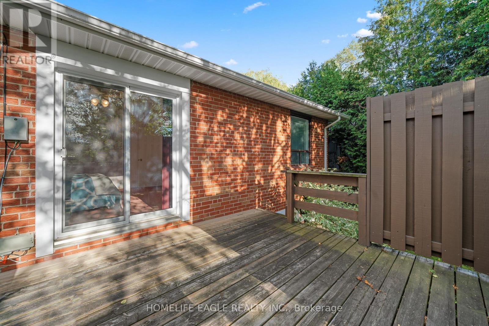 Photo 11 of 50 Tormore Drive, Richmond Hill ON