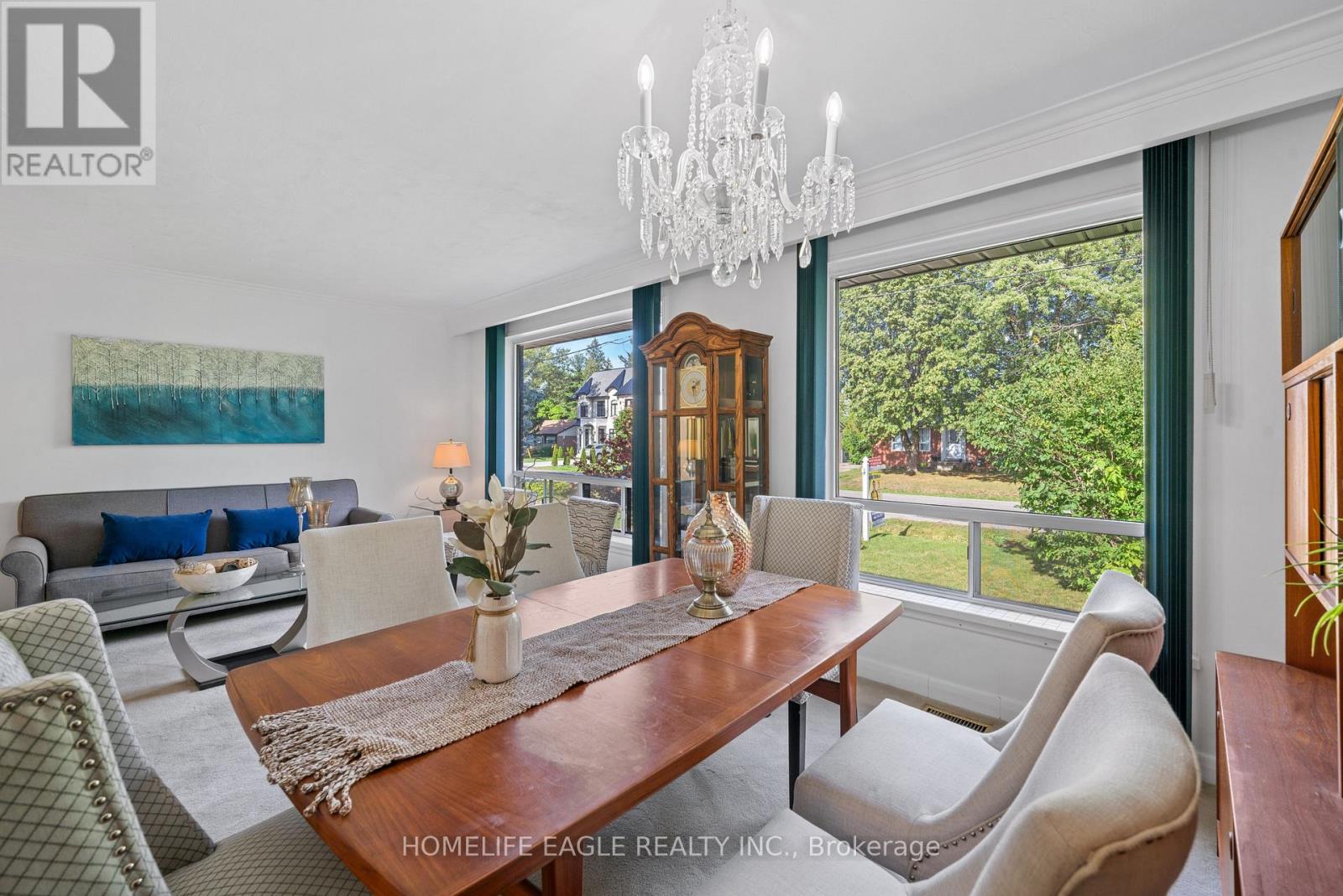 Photo 6 of 50 Tormore Drive, Richmond Hill ON