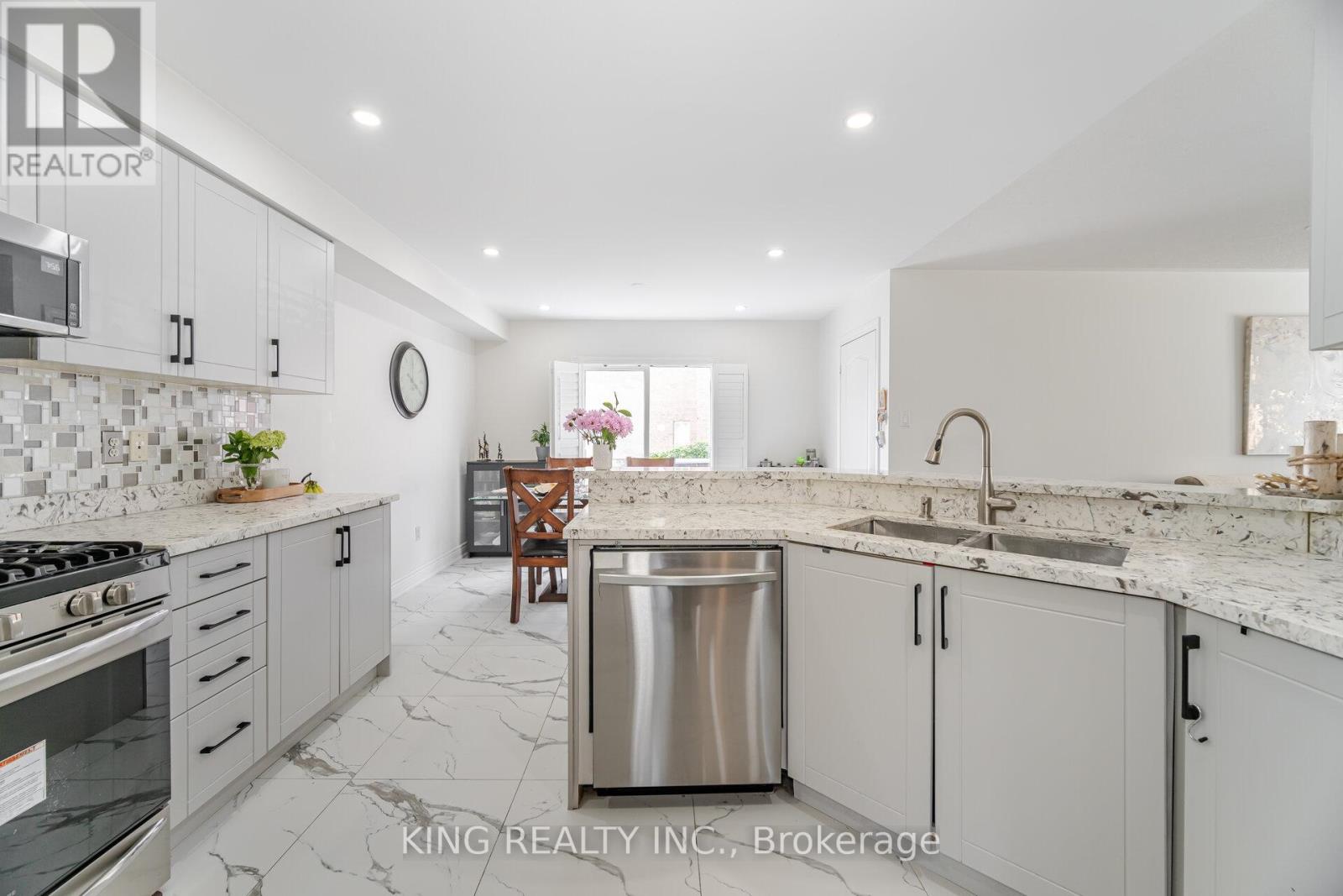 Photo 14 of 89 Crystal Glen Crescent, Brampton ON