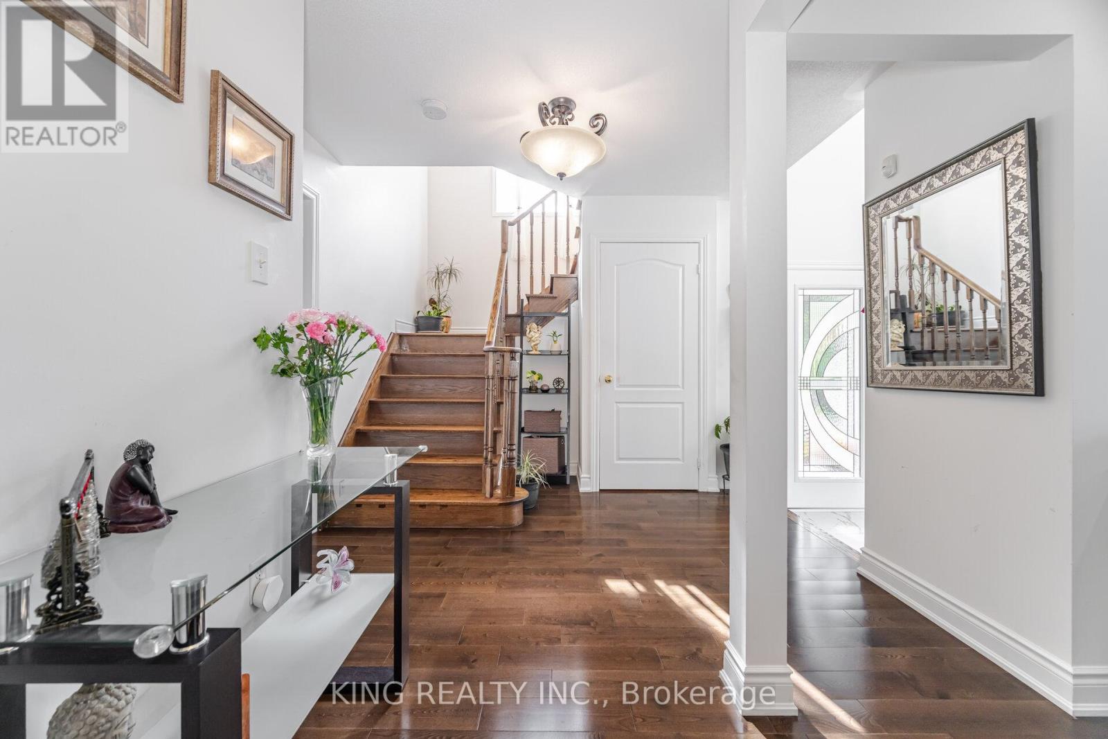 Photo 13 of 89 Crystal Glen Crescent, Brampton ON